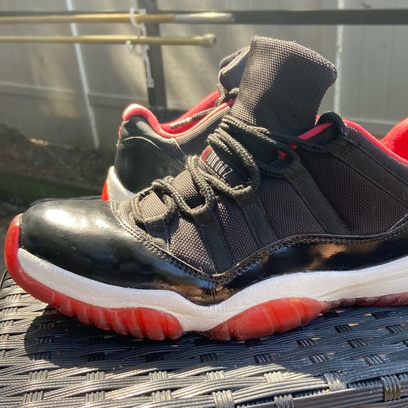 Size 10 - Jordan 11 Retro Low bred 2015 - Picture 2 of 8